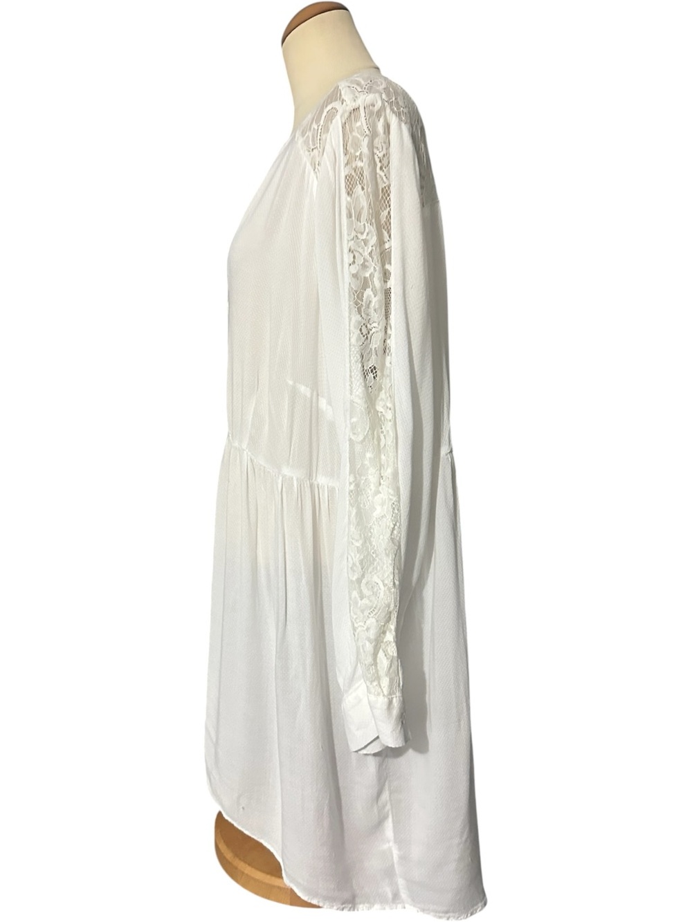 Torrid Lace Sleeve Button-Front Tunic Top White Size 3X - Picture 2 of 3